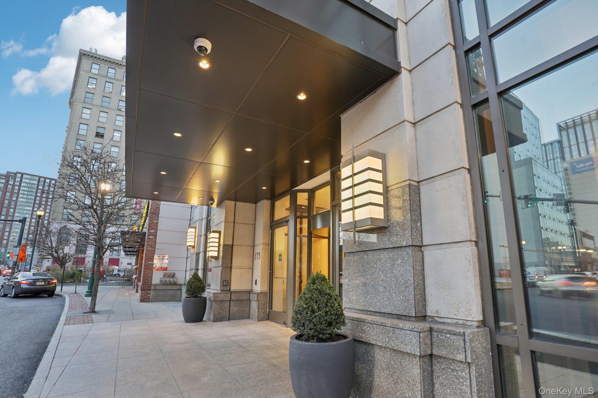 #2 photo, 175 Huguenot Street, New Rochelle , NY 10801