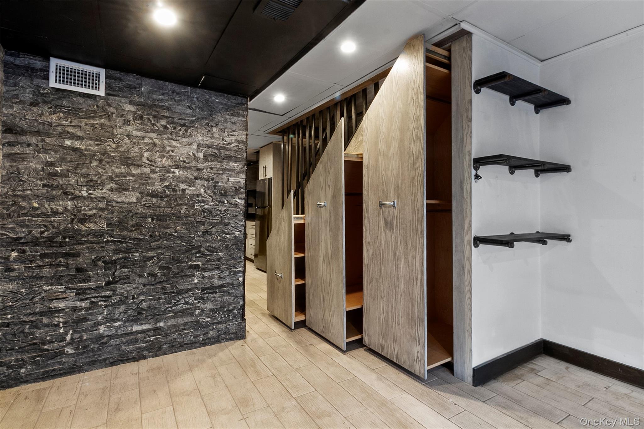 #2 photo, 106 Remington Place, New Rochelle , NY 10801