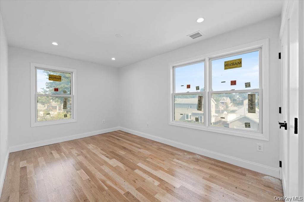 #13 photo, 97 Thurton Place, Yonkers , NY 10704