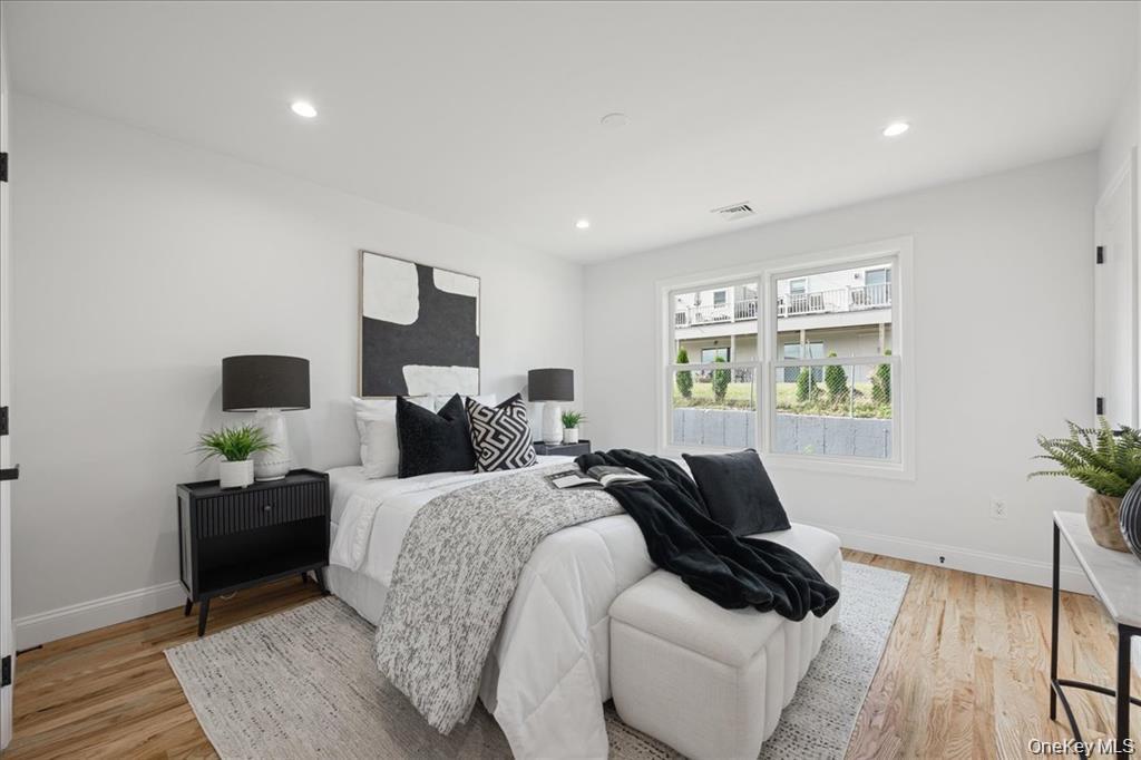 #19 photo, 97 Thurton Place, Yonkers , NY 10704