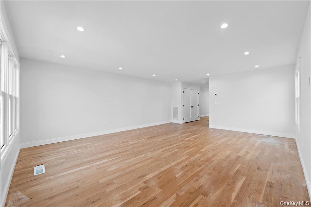 #11 photo, 101 Thurton Place, Yonkers , NY 10704