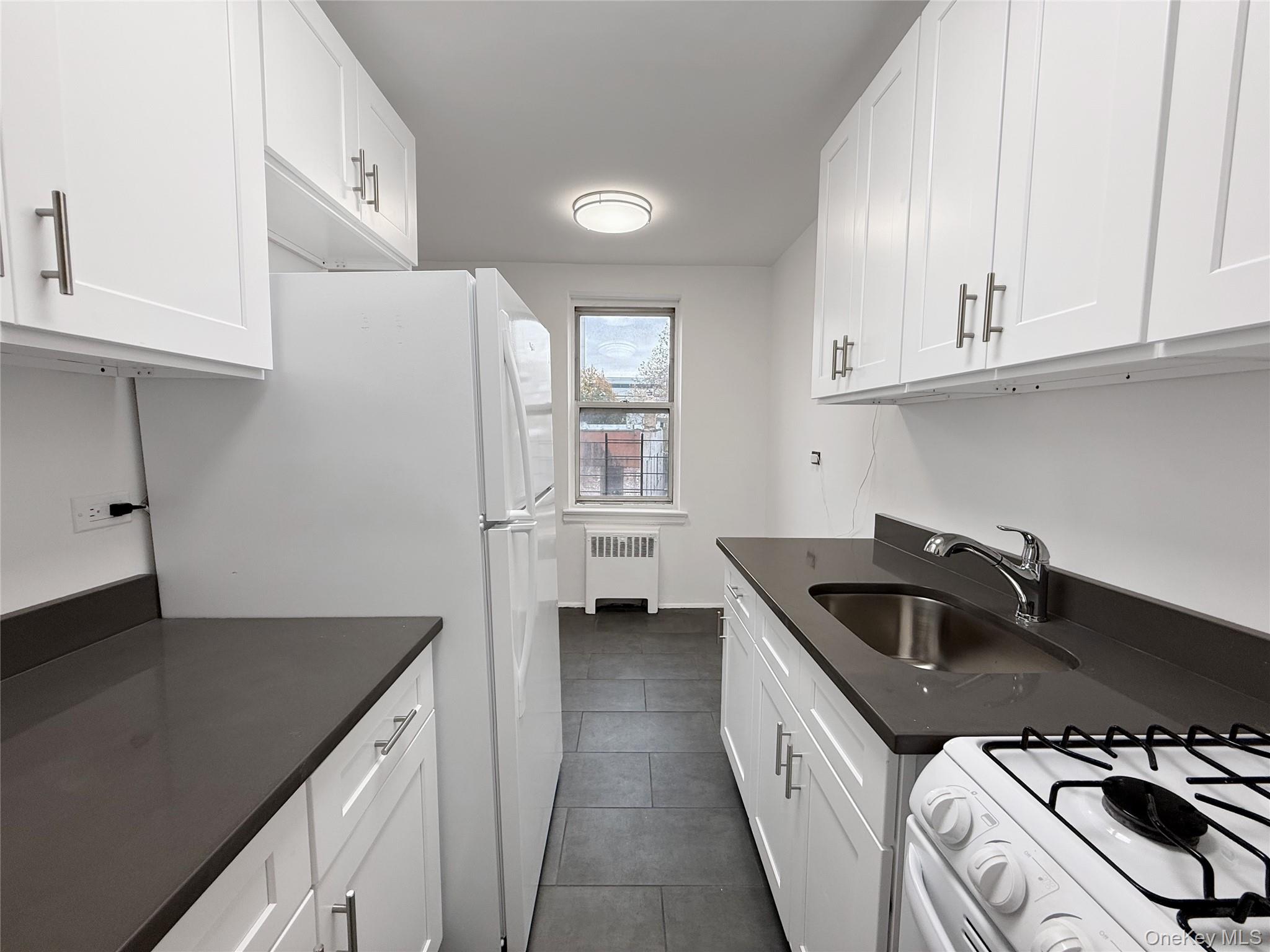 #5 photo, 2630 Kingsbridge Terrace, Bronx , NY 10463