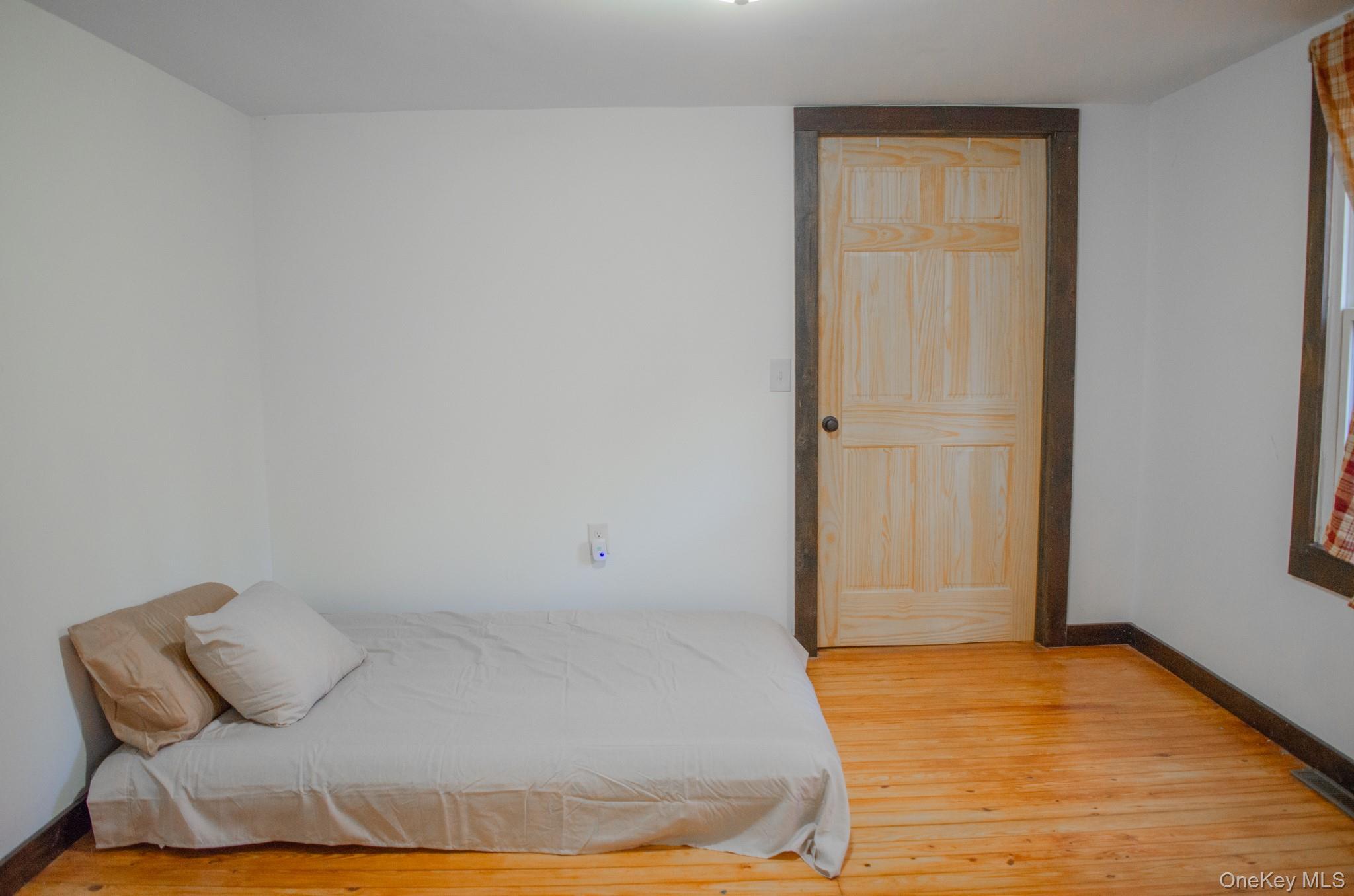 #14 photo, 10037 9W Route, Athens , NY 12015