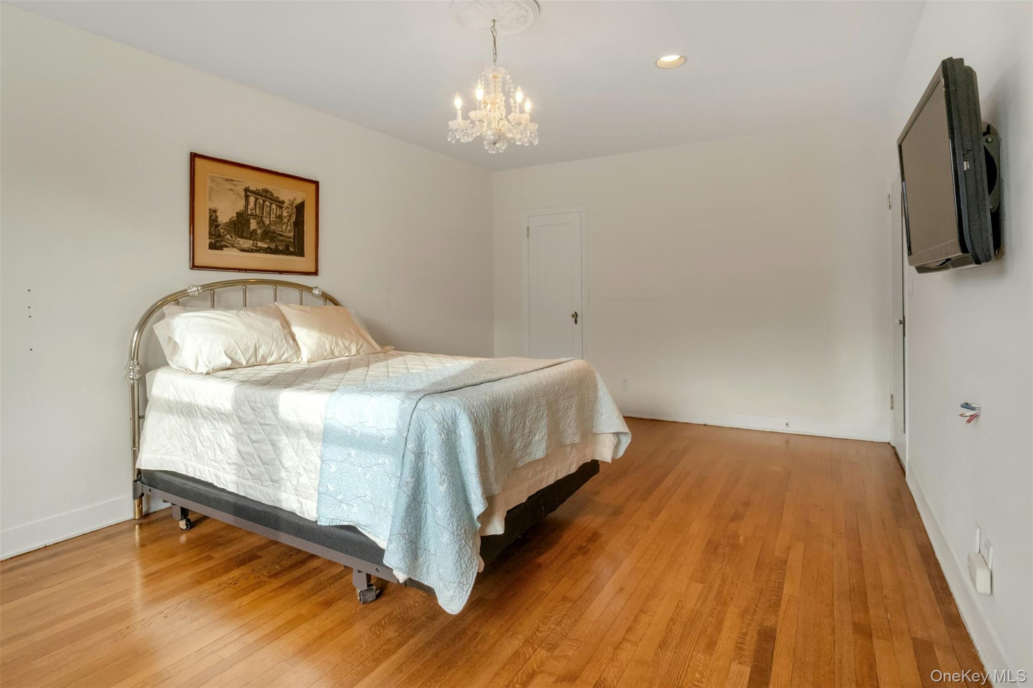 #12 photo, 4810 Boston Post Road, Pelham , NY 10803