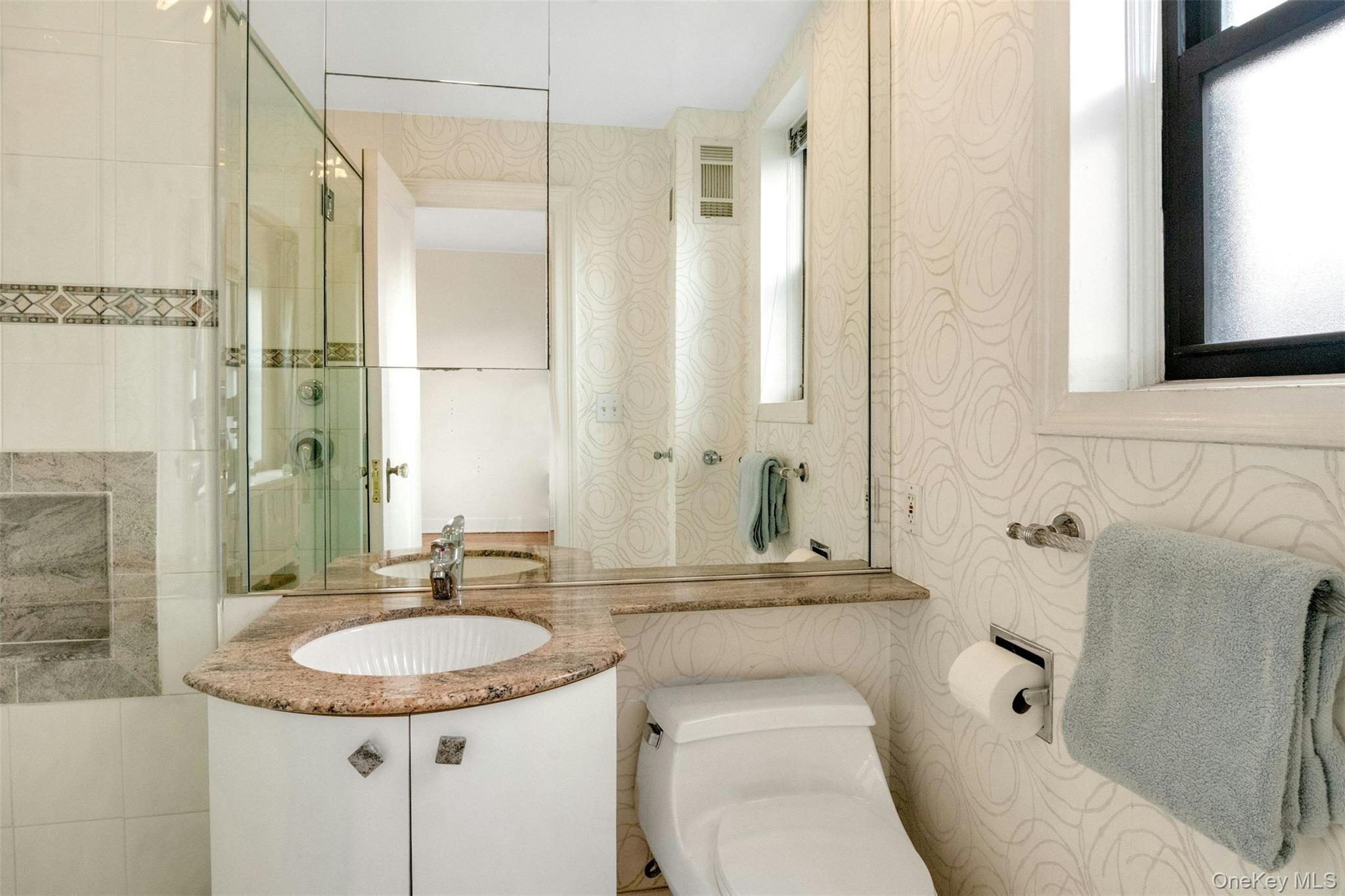 #15 photo, 4810 Boston Post Road, Pelham , NY 10803