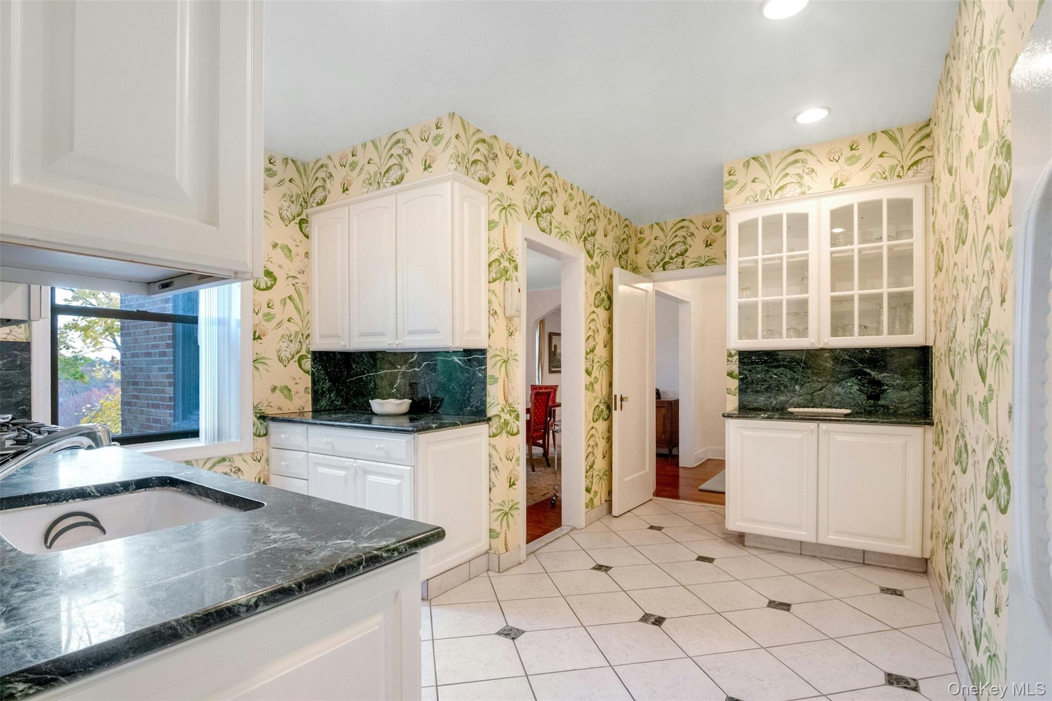 #9 photo, 4810 Boston Post Road, Pelham , NY 10803