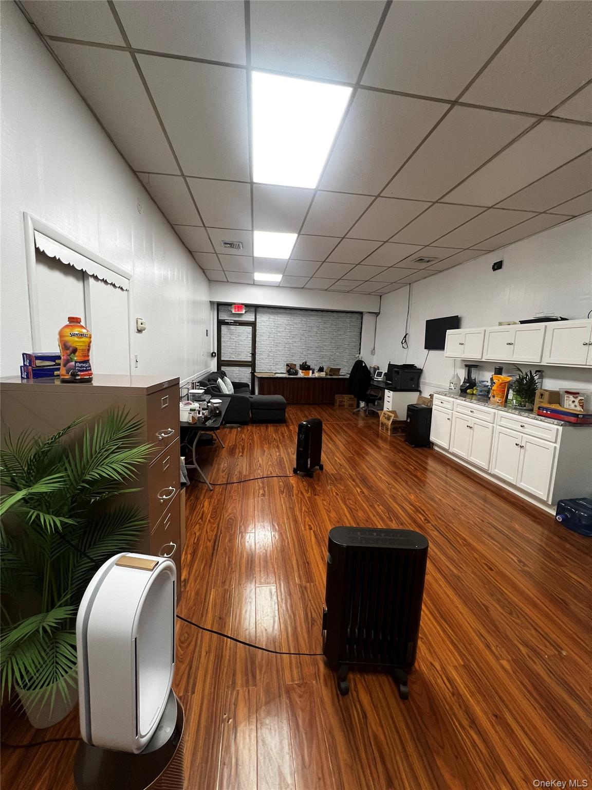 #4 photo, 6938 Myrtle Avenue, Glendale , NY 11385