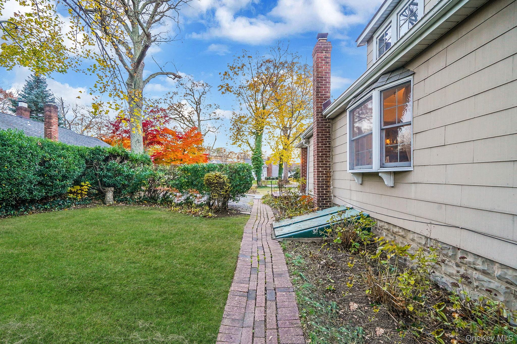 #10 photo, 411 Harrison Drive, Centerport , NY 11721