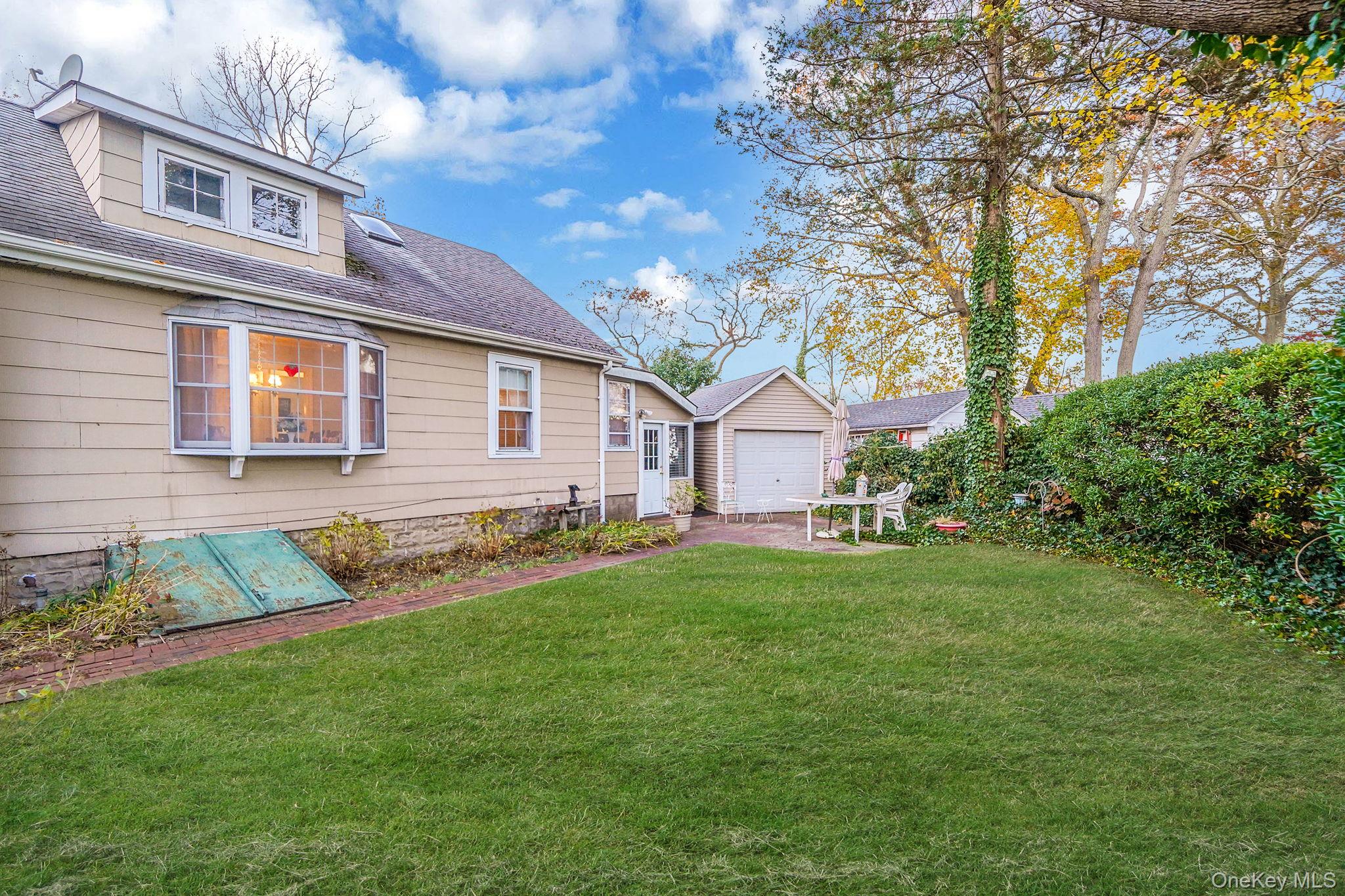 #7 photo, 411 Harrison Drive, Centerport , NY 11721