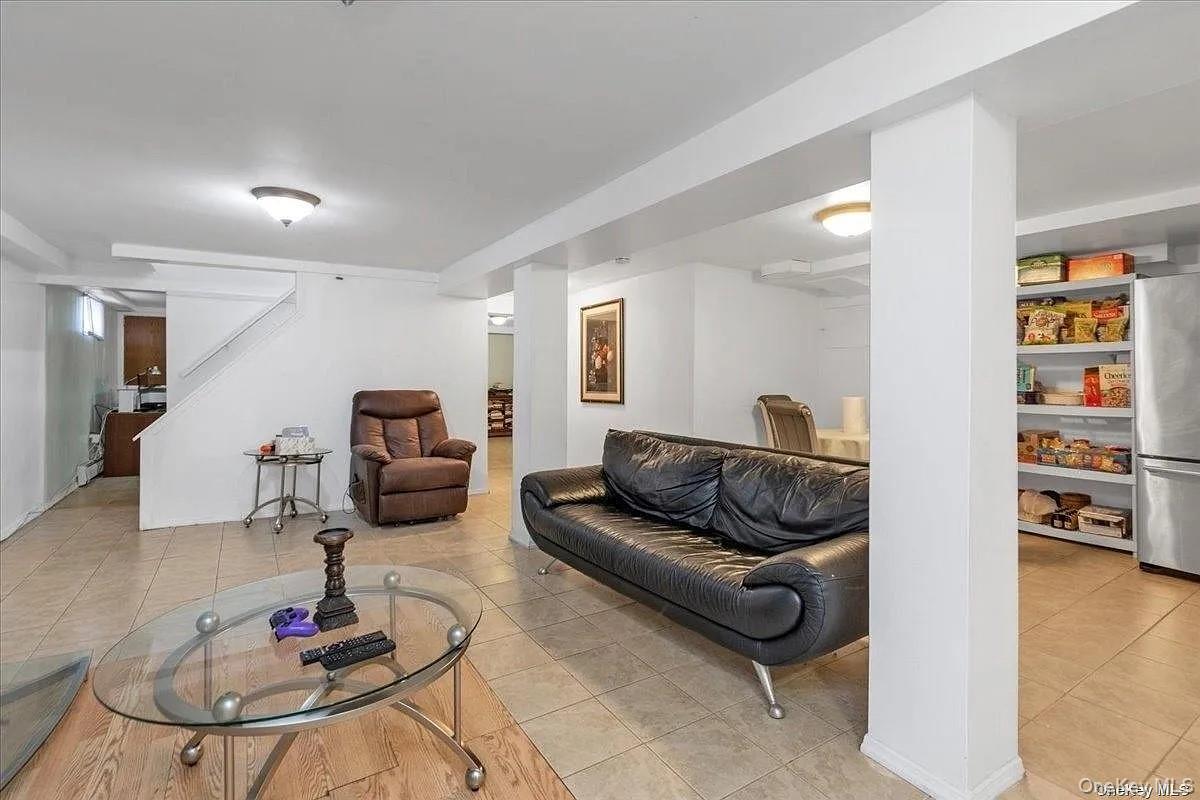 #8 photo, 59 W Fenimore Street, Valley Stream , NY 11580