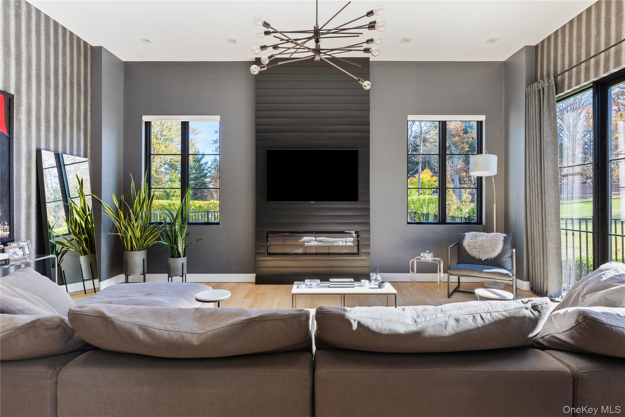 #13 photo, Lattingtown Road, Locust Valley , NY 11560