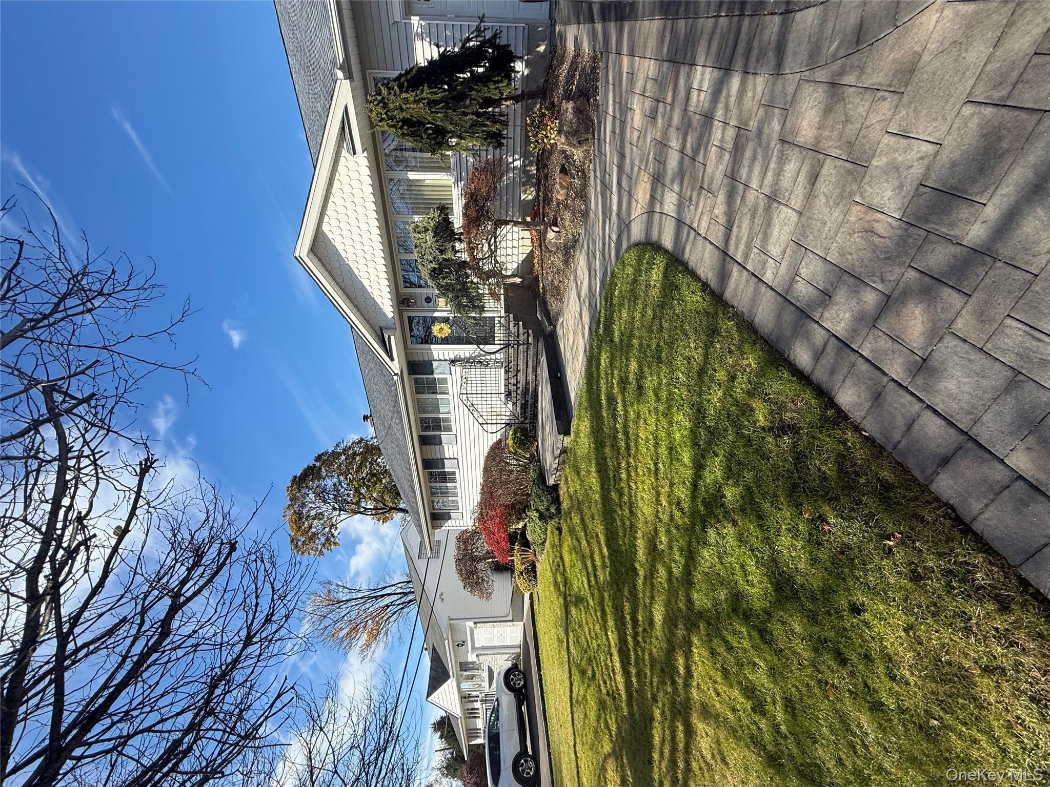 #1 photo, 6 Lee Place, Old Bethpage , NY 11804