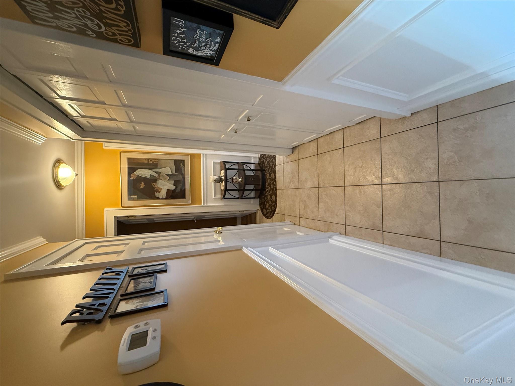 #10 photo, 6 Lee Place, Old Bethpage , NY 11804