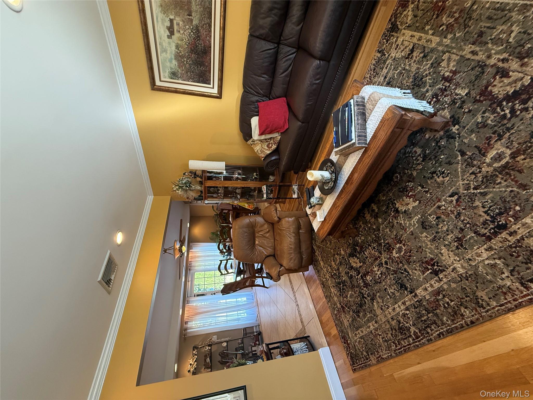 #13 photo, 6 Lee Place, Old Bethpage , NY 11804