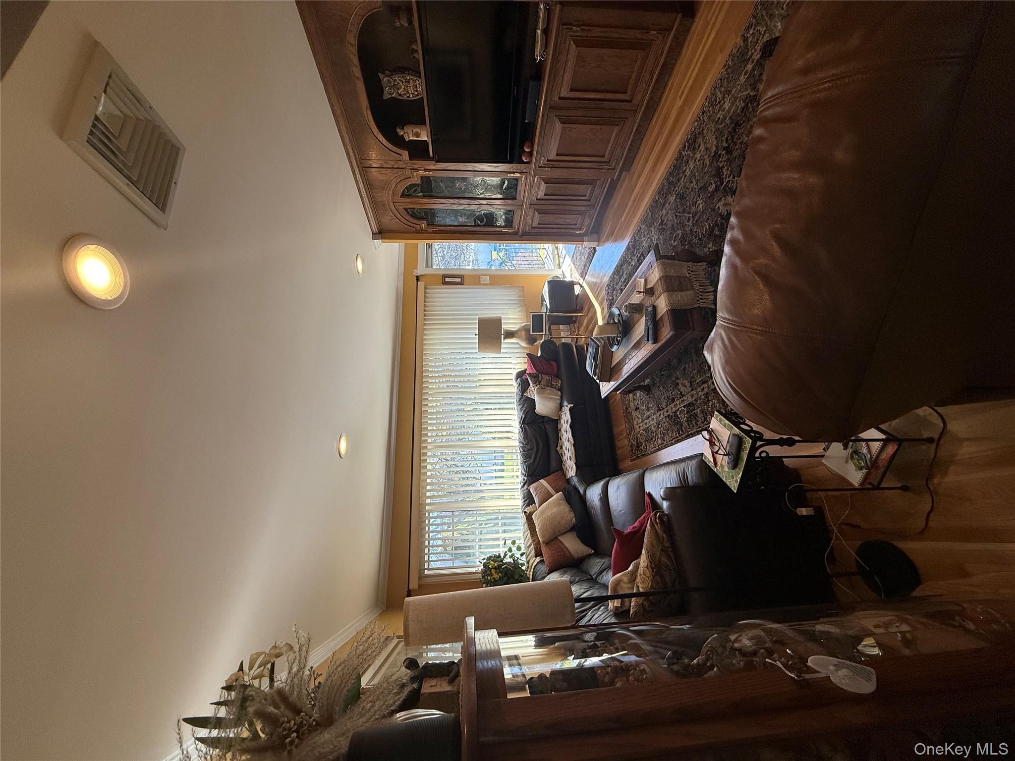 #14 photo, 6 Lee Place, Old Bethpage , NY 11804