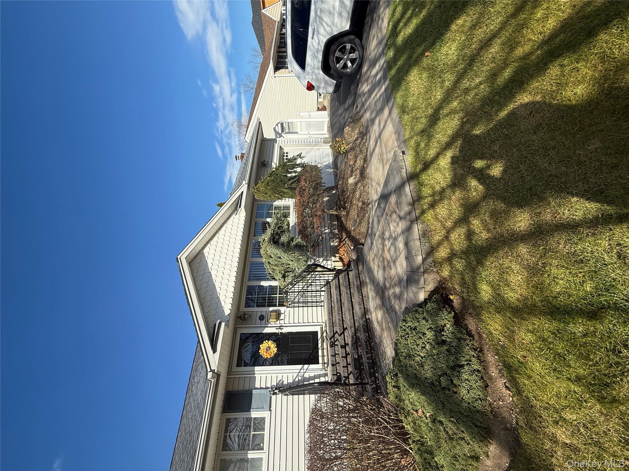 #2 photo, 6 Lee Place, Old Bethpage , NY 11804