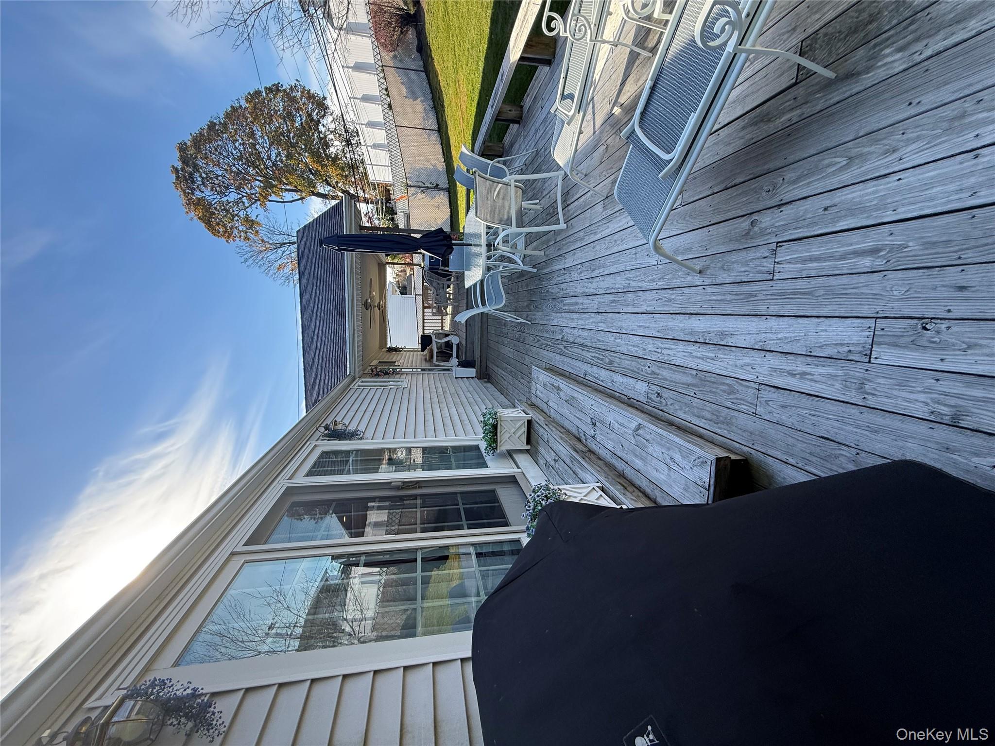 #20 photo, 6 Lee Place, Old Bethpage , NY 11804