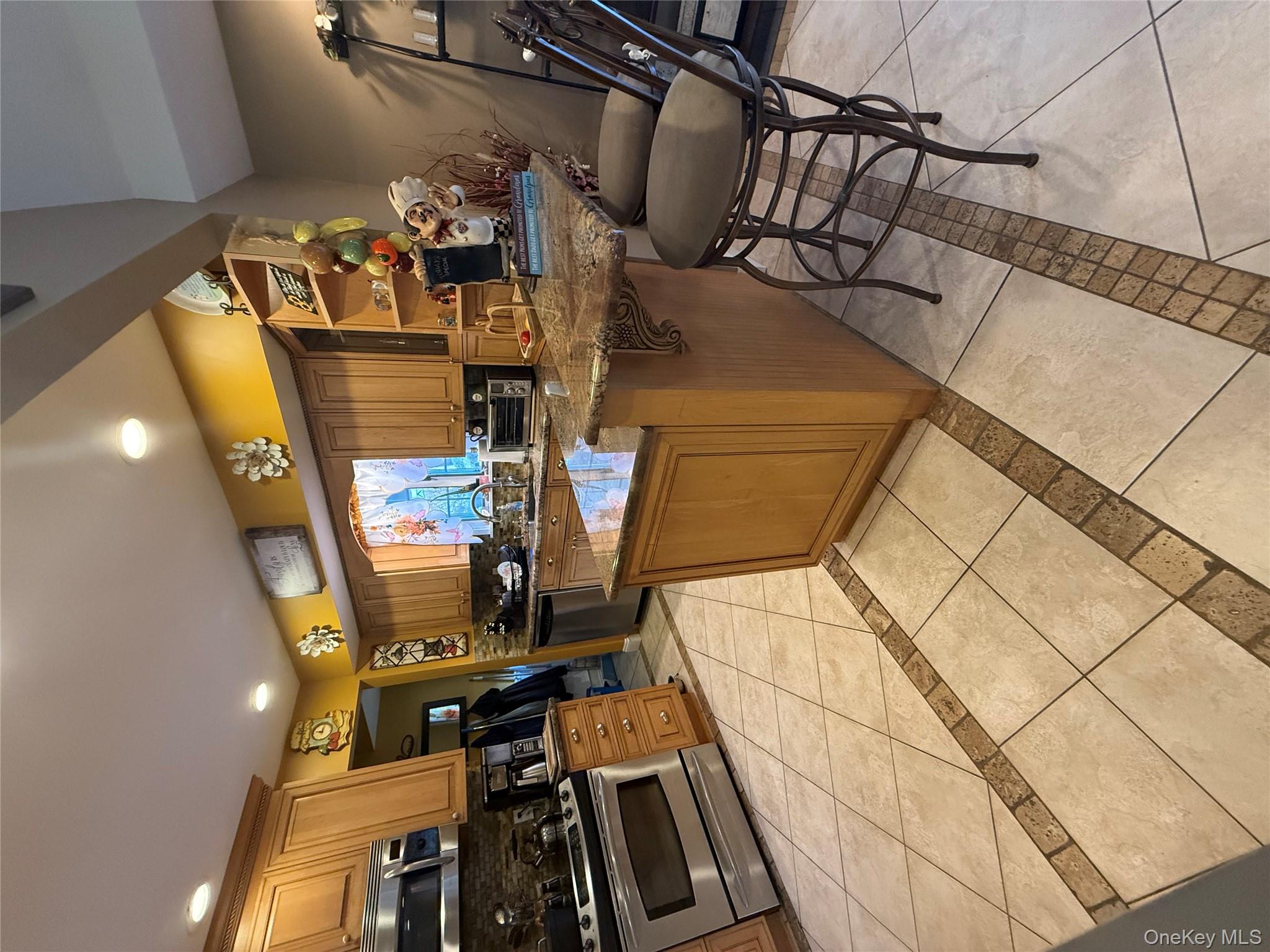 #6 photo, 6 Lee Place, Old Bethpage , NY 11804