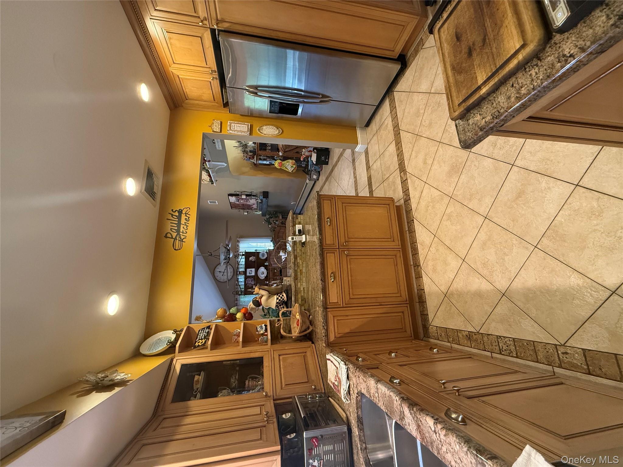 #8 photo, 6 Lee Place, Old Bethpage , NY 11804