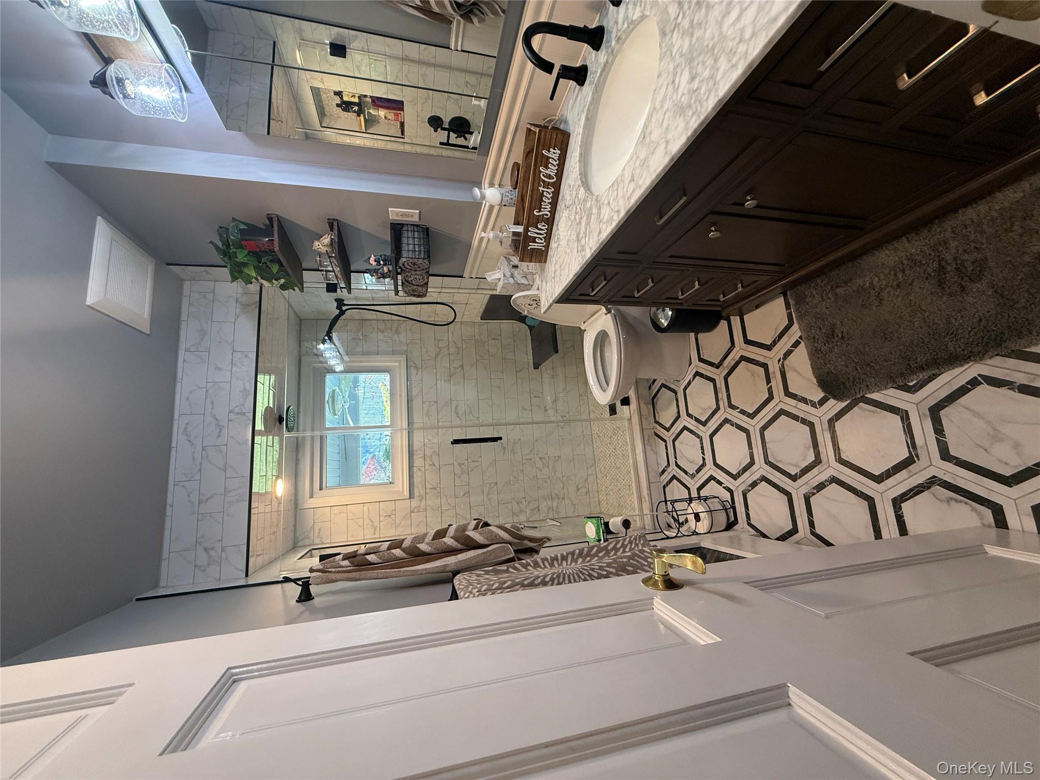 #9 photo, 6 Lee Place, Old Bethpage , NY 11804