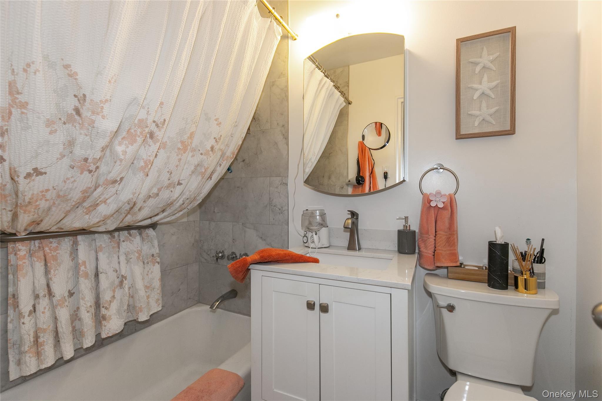 #13 photo, 15 Canterbury Road, Great Neck , NY 11021