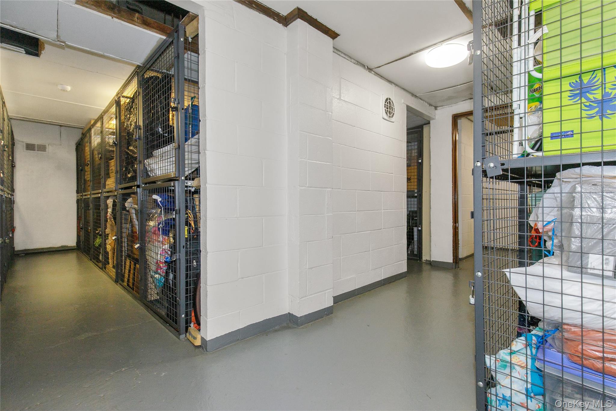 #17 photo, 15 Canterbury Road, Great Neck , NY 11021