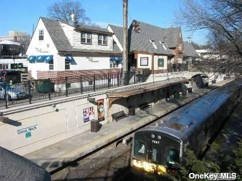 #18 photo, 15 Canterbury Road, Great Neck , NY 11021