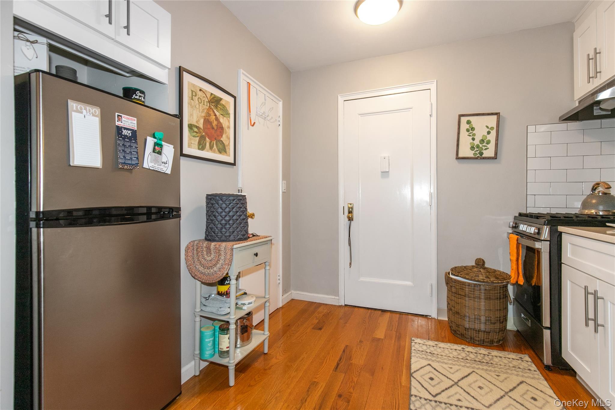 #6 photo, 15 Canterbury Road, Great Neck , NY 11021