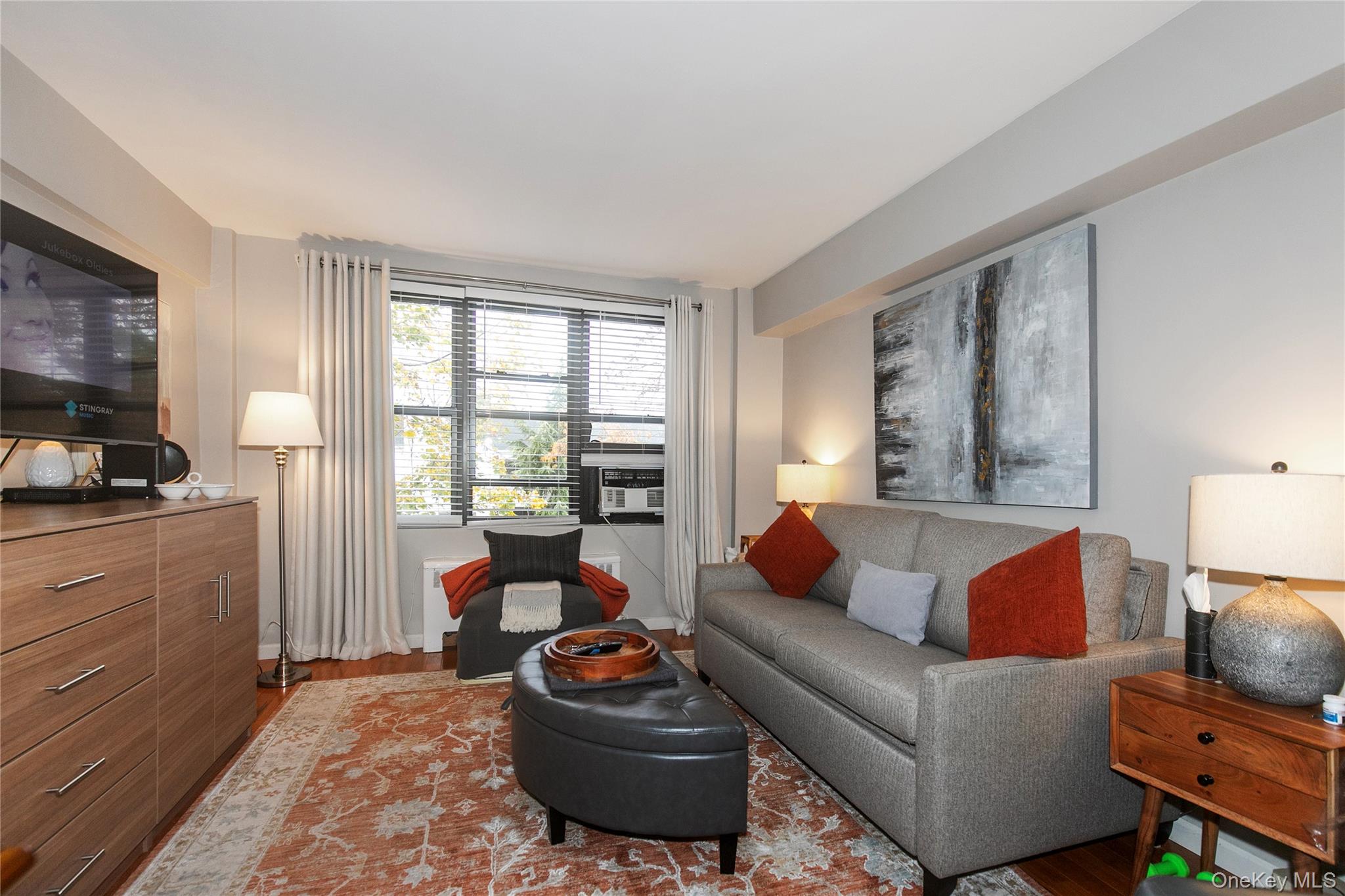 #9 photo, 15 Canterbury Road, Great Neck , NY 11021