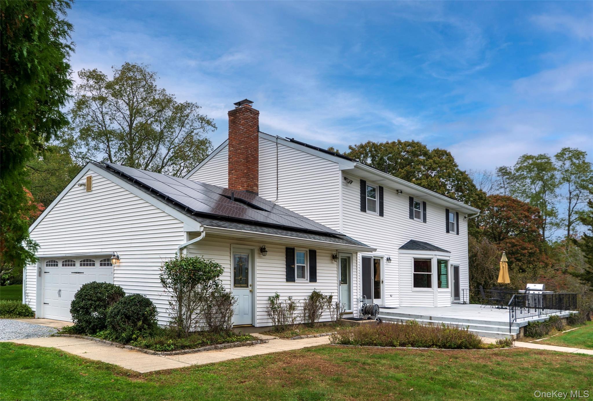 #11 photo, 12 Briarwood Court, Head Of The Harbor , NY 11780