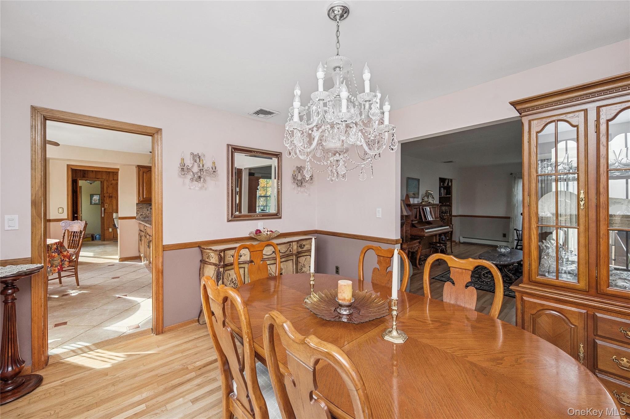 #18 photo, 12 Briarwood Court, Head Of The Harbor , NY 11780