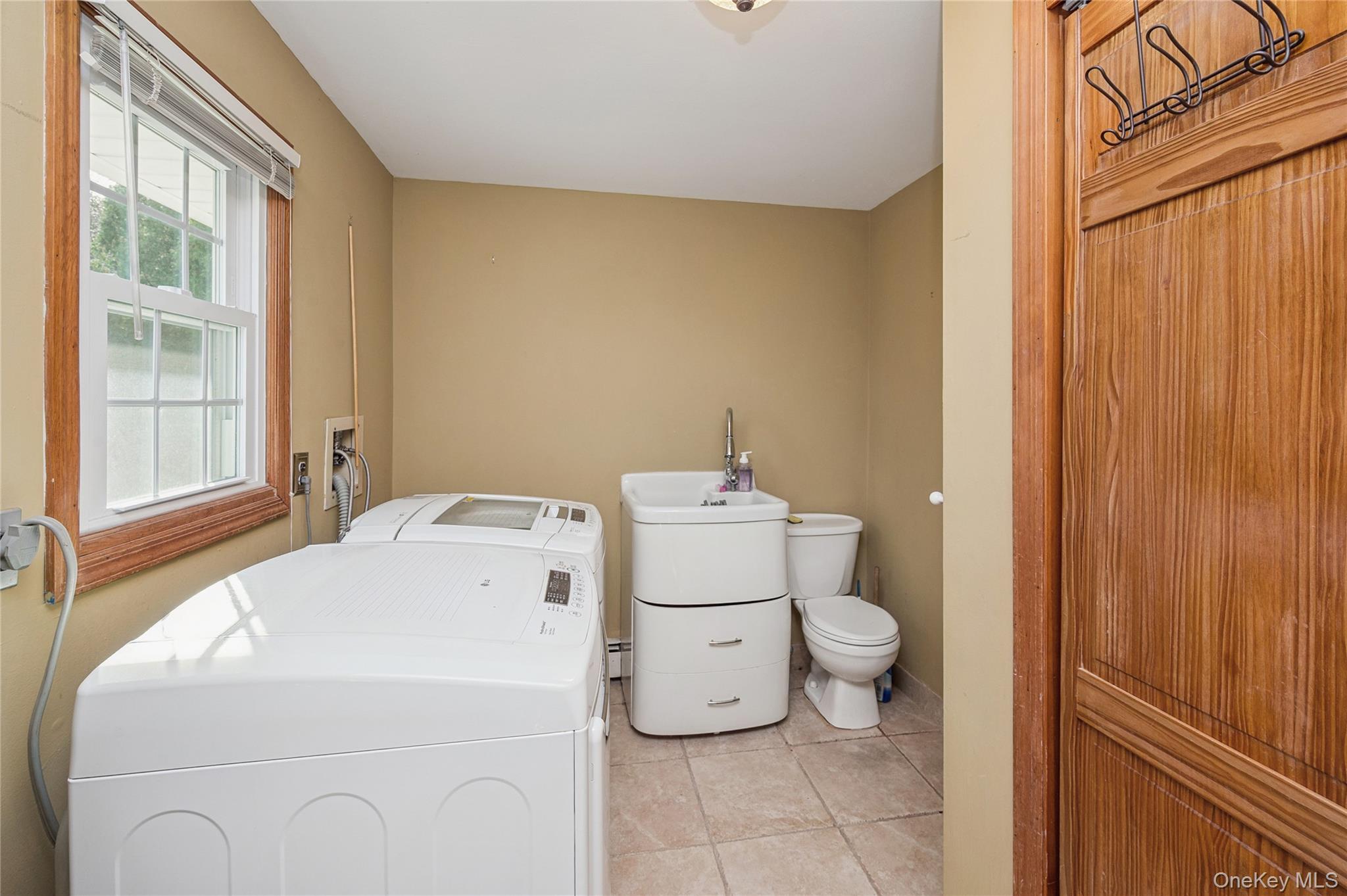 #20 photo, 12 Briarwood Court, Head Of The Harbor , NY 11780