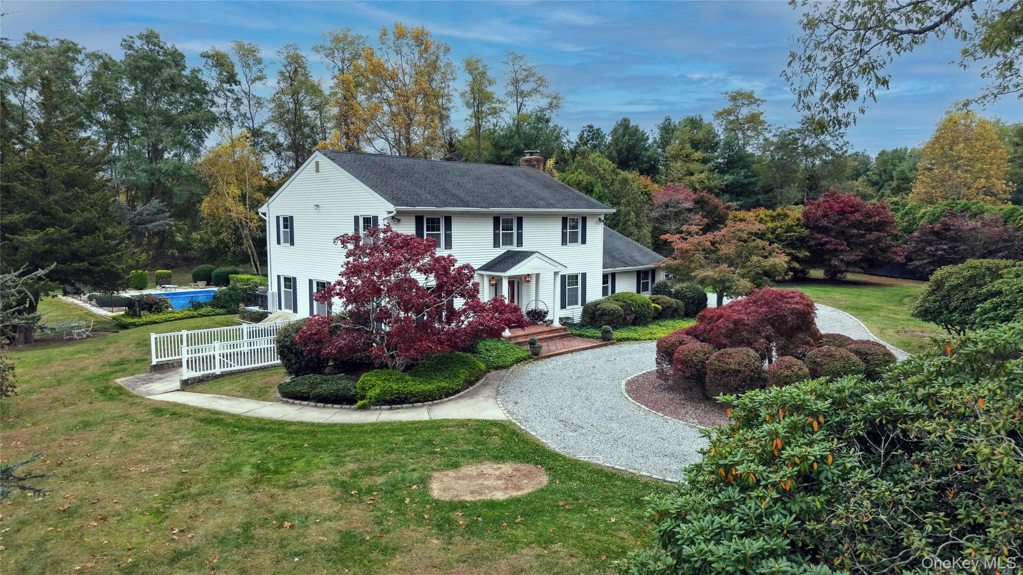 #3 photo, 12 Briarwood Court, Head Of The Harbor , NY 11780