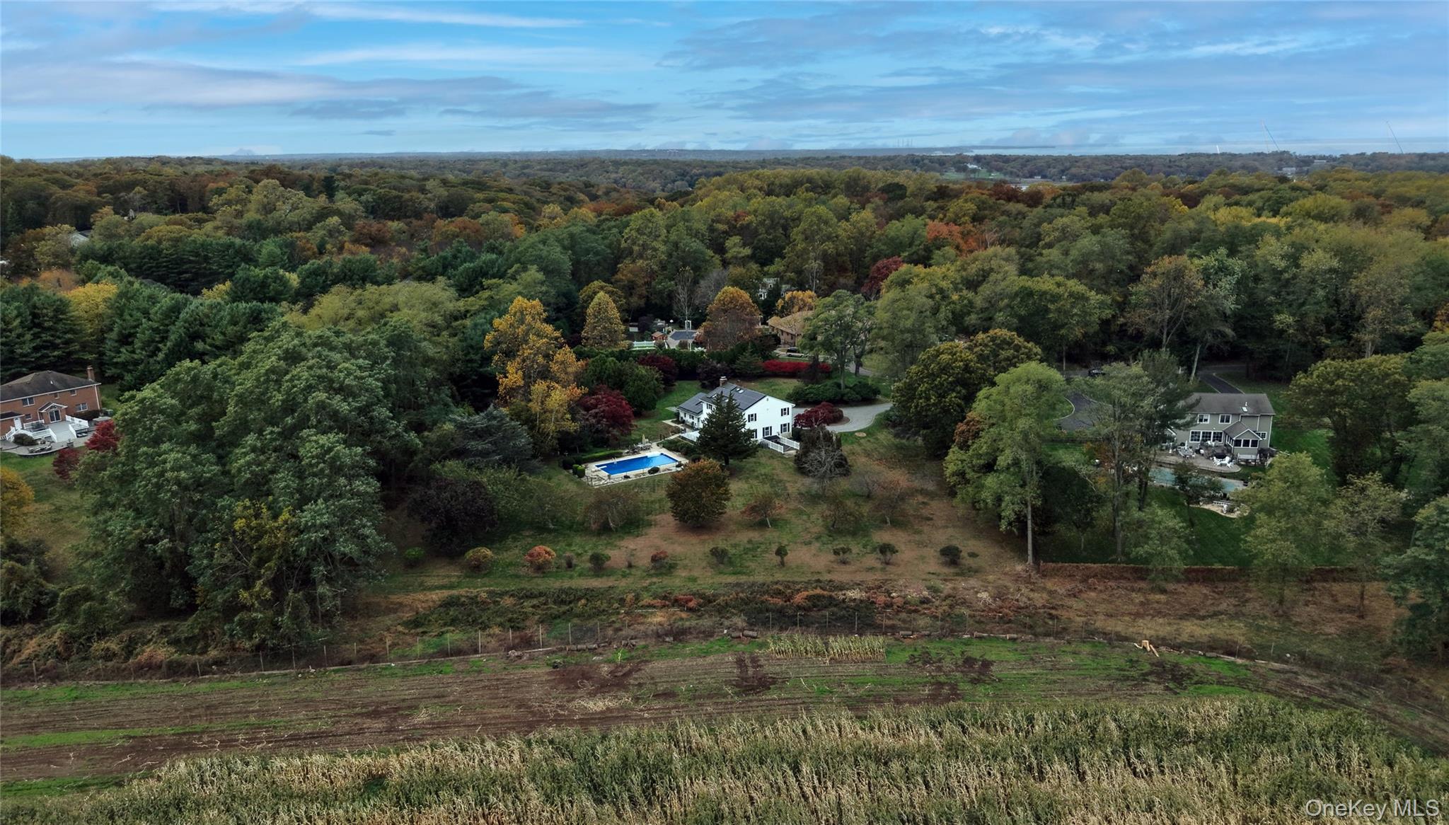 #8 photo, 12 Briarwood Court, Head Of The Harbor , NY 11780