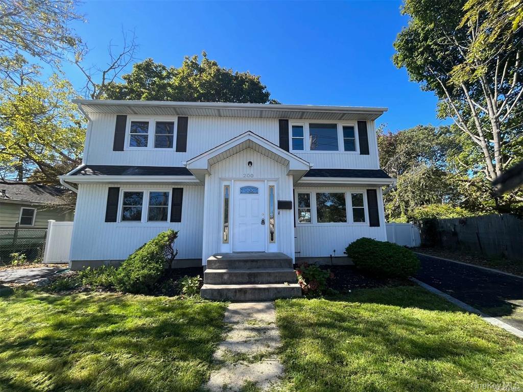 #2 photo, 200 Hicksville Road, Seaford , NY 11783