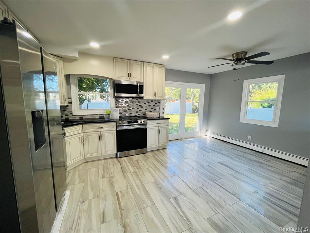 #4 photo, 200 Hicksville Road, Seaford , NY 11783