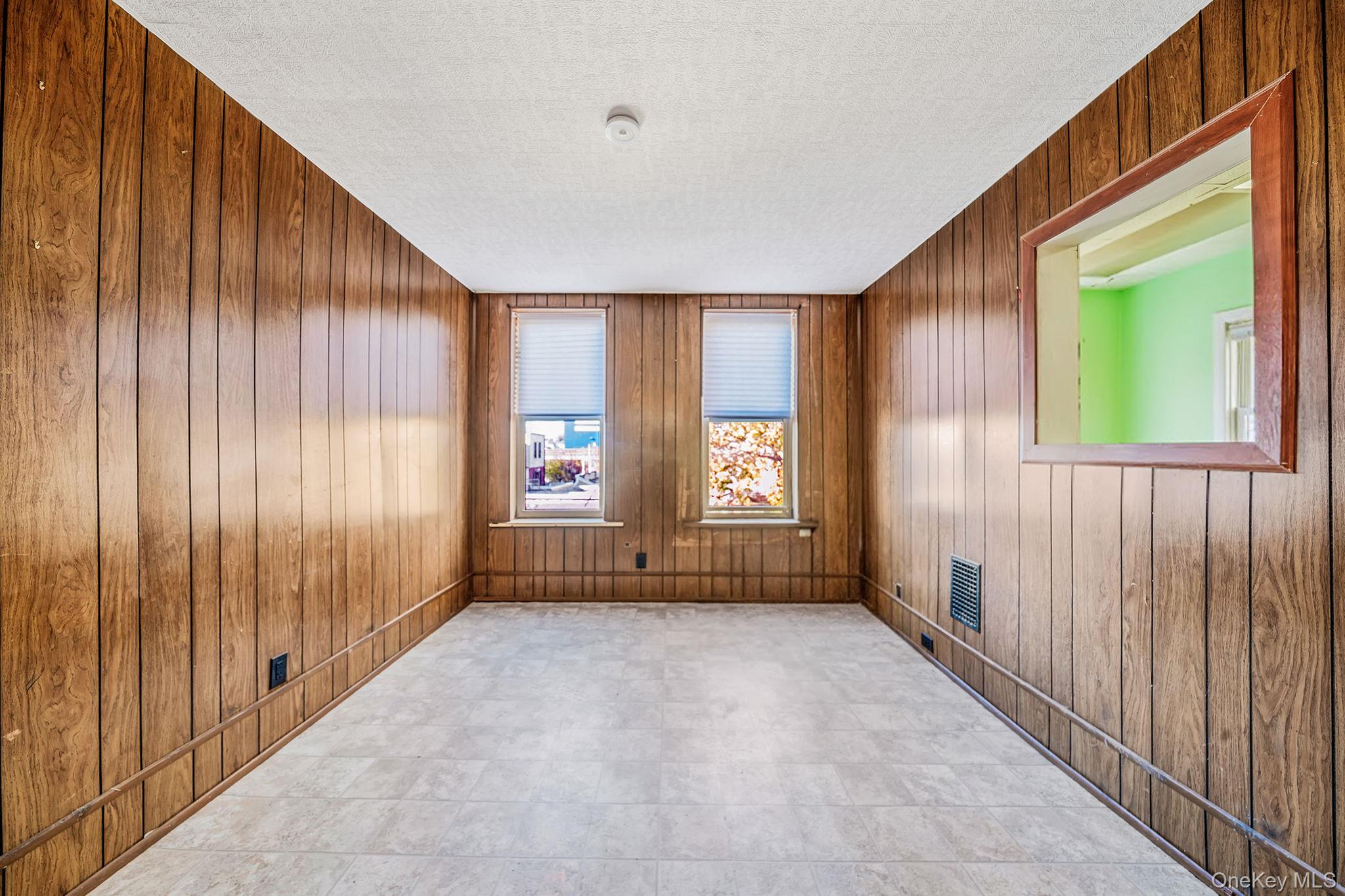 #19 photo, 7935 77th Avenue, Glendale , NY 11385