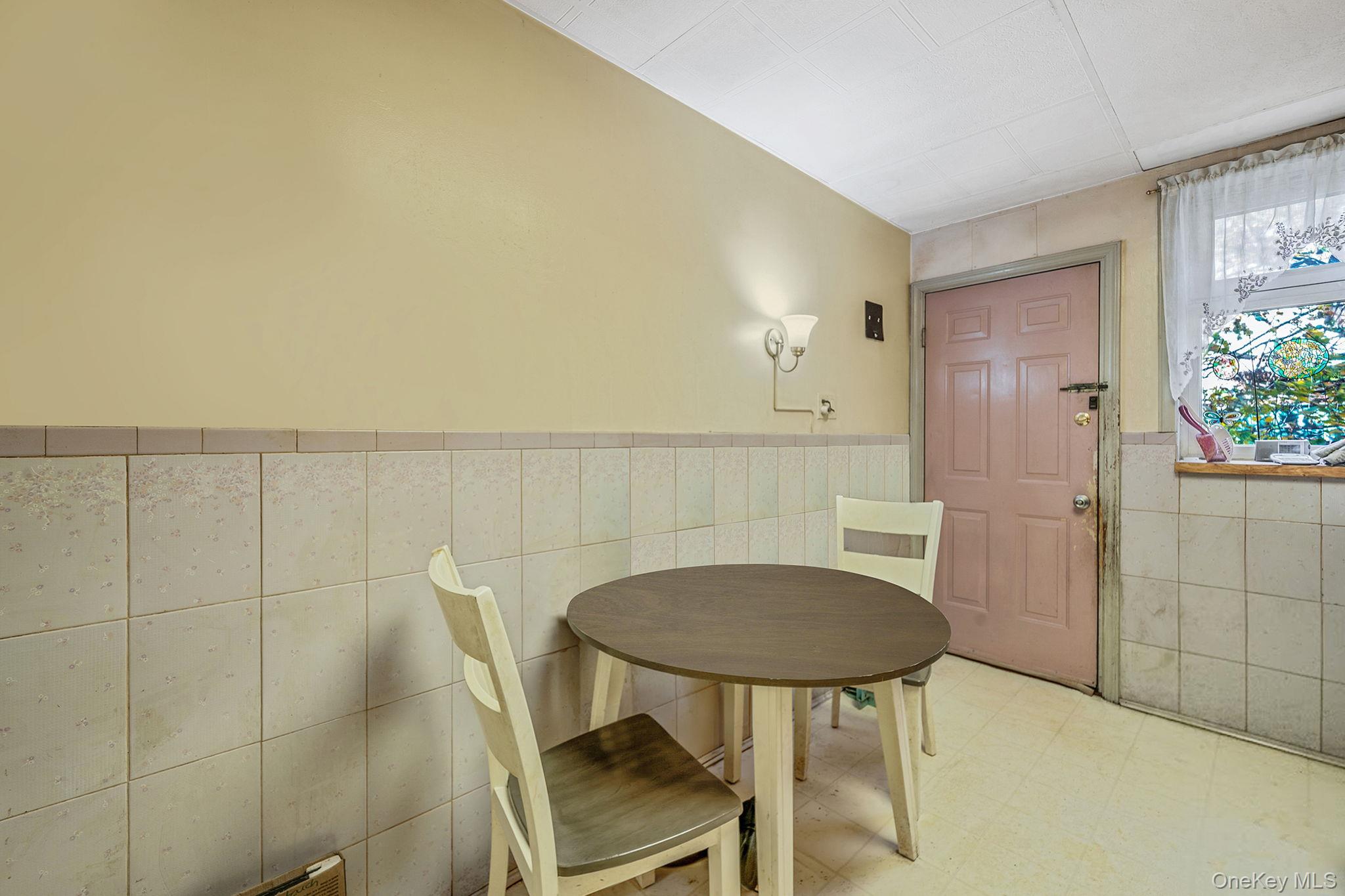 #8 photo, 7935 77th Avenue, Glendale , NY 11385