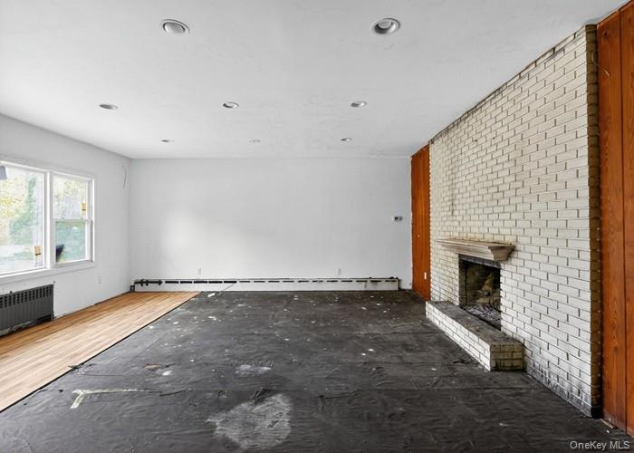 #13 photo, 48 E Rogues Path, Huntington Station , NY 11746