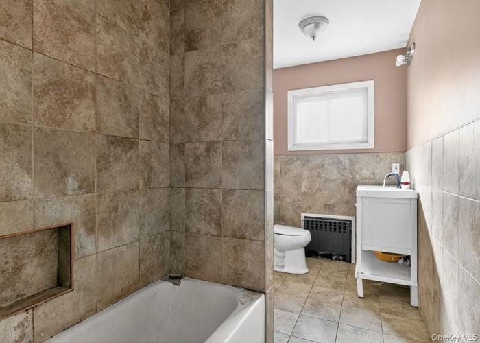 #18 photo, 48 E Rogues Path, Huntington Station , NY 11746