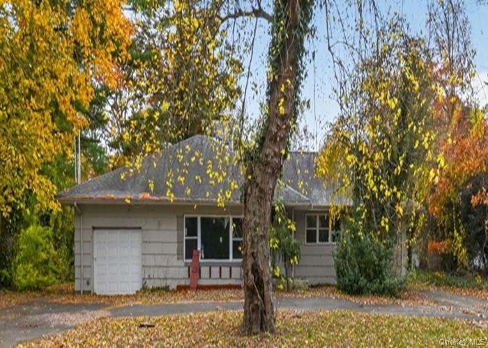 #2 photo, 48 E Rogues Path, Huntington Station , NY 11746