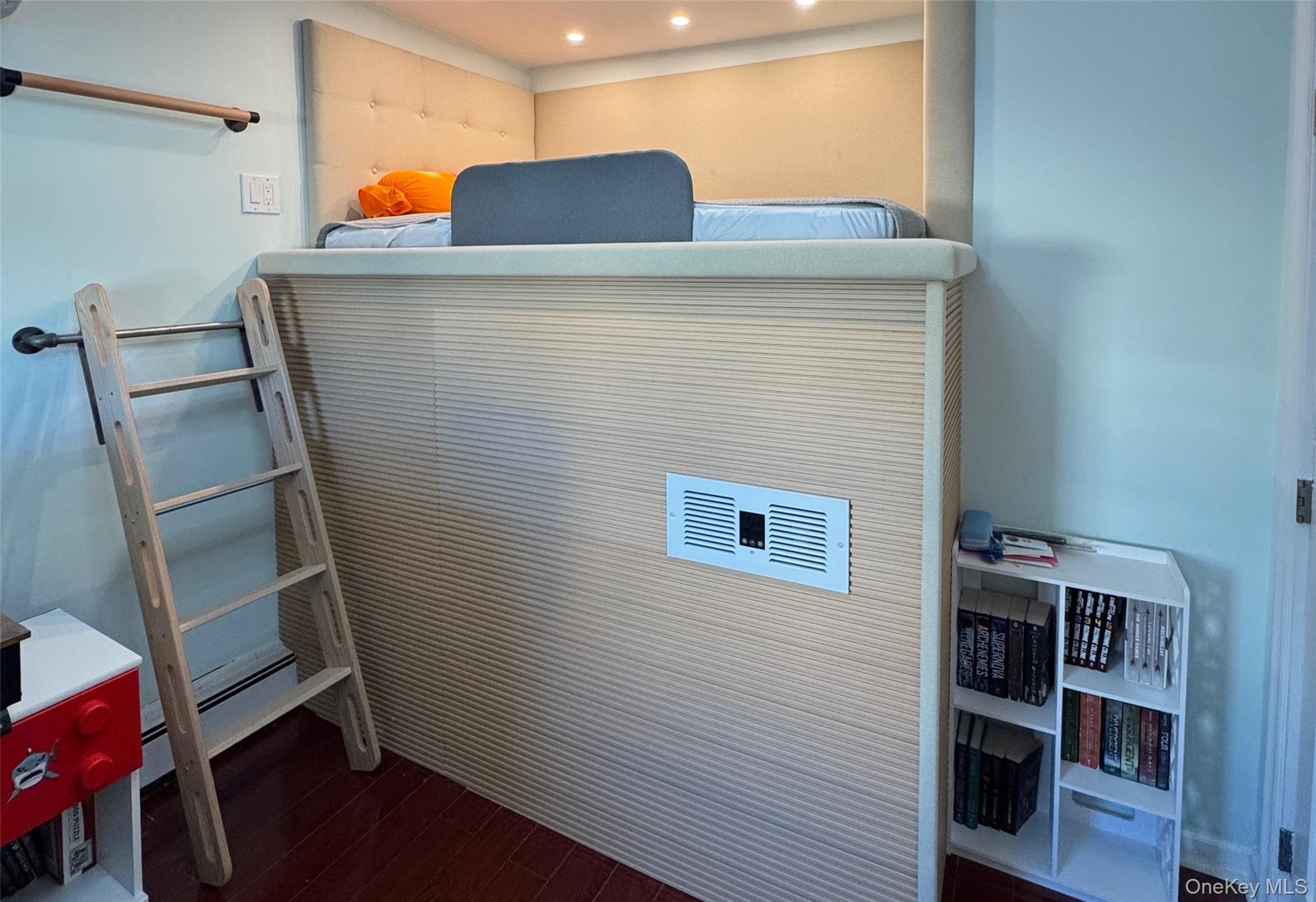 #18 photo, 20015 33rd Avenue, Bayside , NY 11361