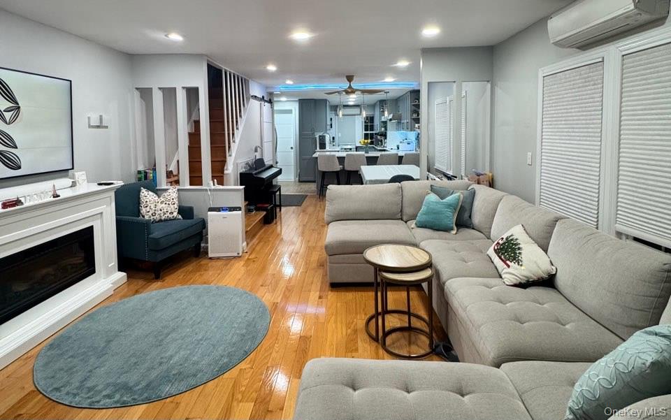 #5 photo, 20015 33rd Avenue, Bayside , NY 11361