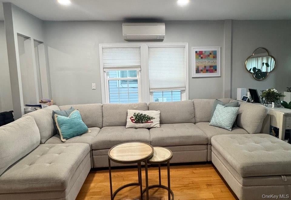 #6 photo, 20015 33rd Avenue, Bayside , NY 11361