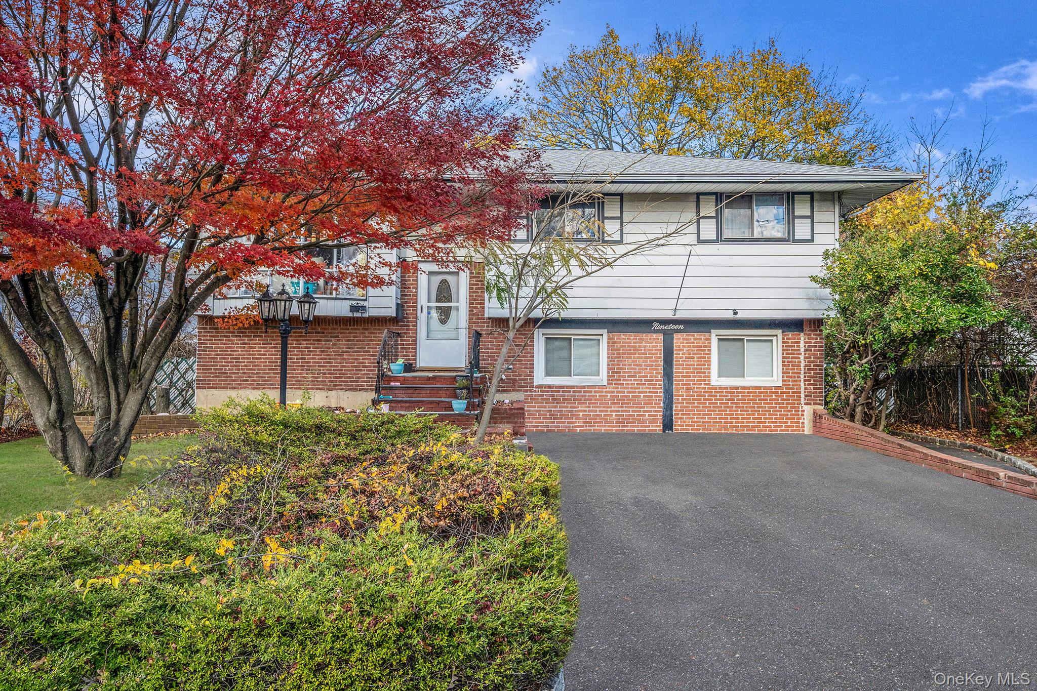 #1 photo, 19 Amsterdam Avenue, West Babylon , NY 11704