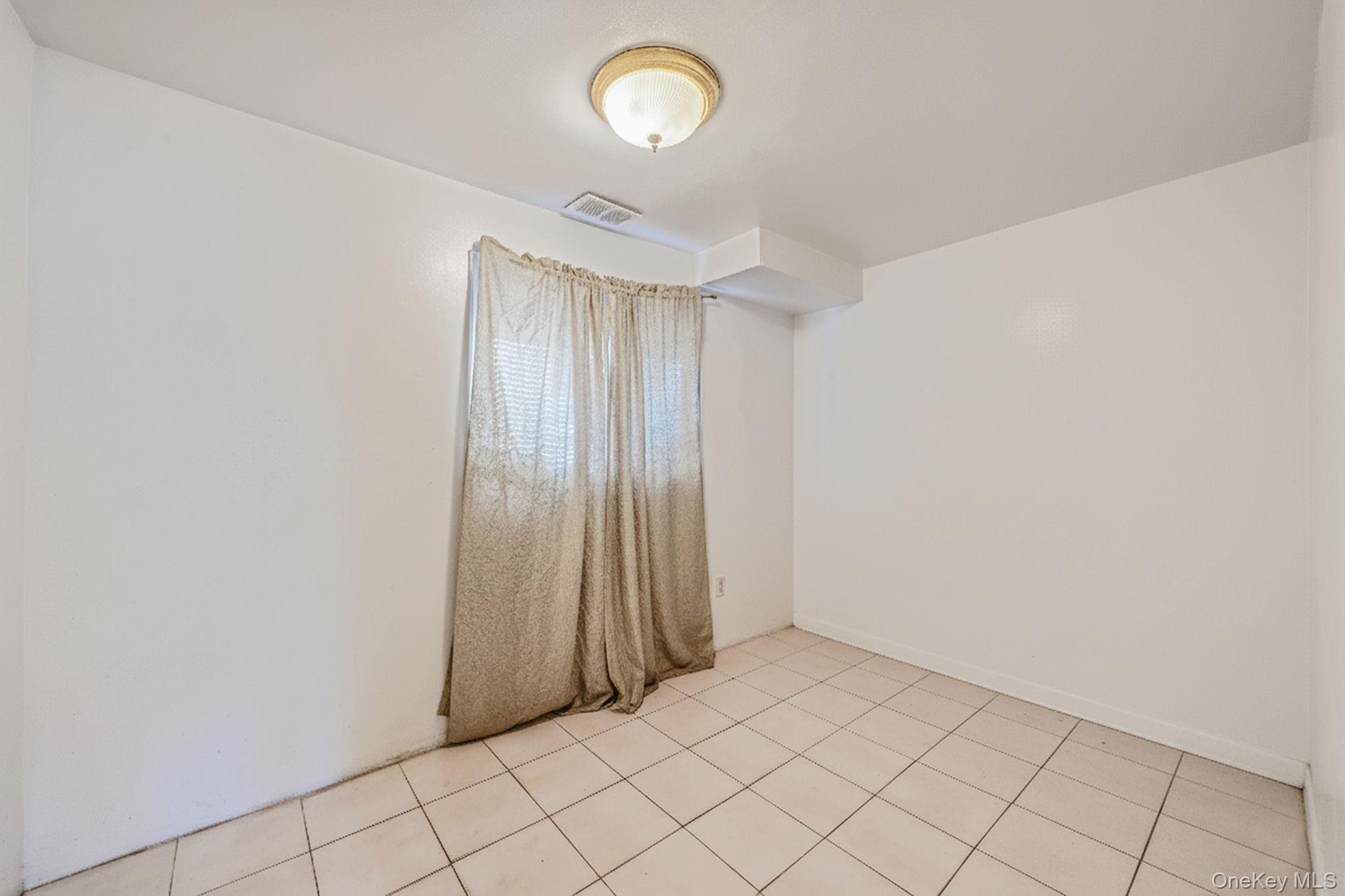 #16 photo, 19 Amsterdam Avenue, West Babylon , NY 11704