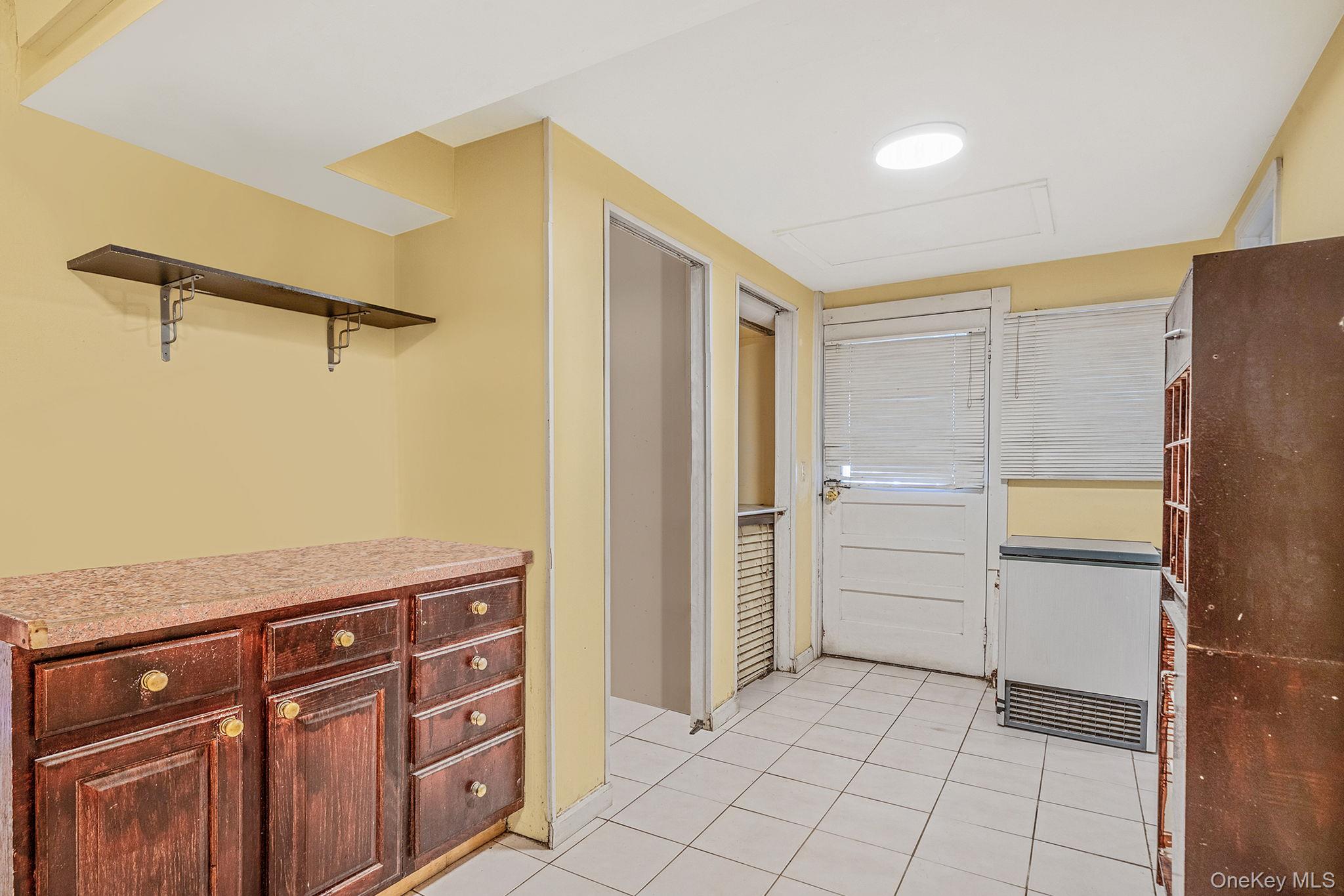 #19 photo, 19 Amsterdam Avenue, West Babylon , NY 11704