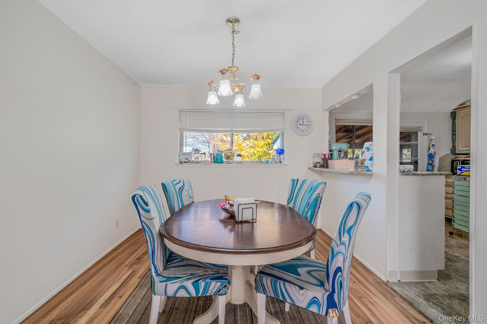 #7 photo, 19 Amsterdam Avenue, West Babylon , NY 11704