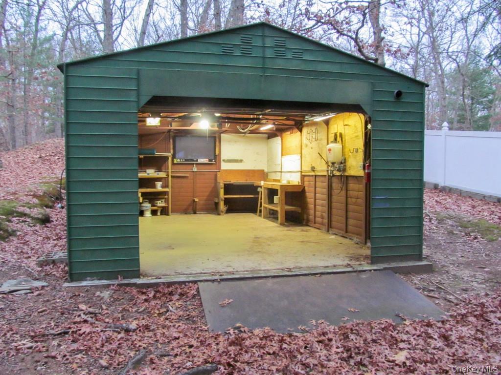 #16 photo, 765 Meadow Road, سوفولك Smithtown , NY 11787