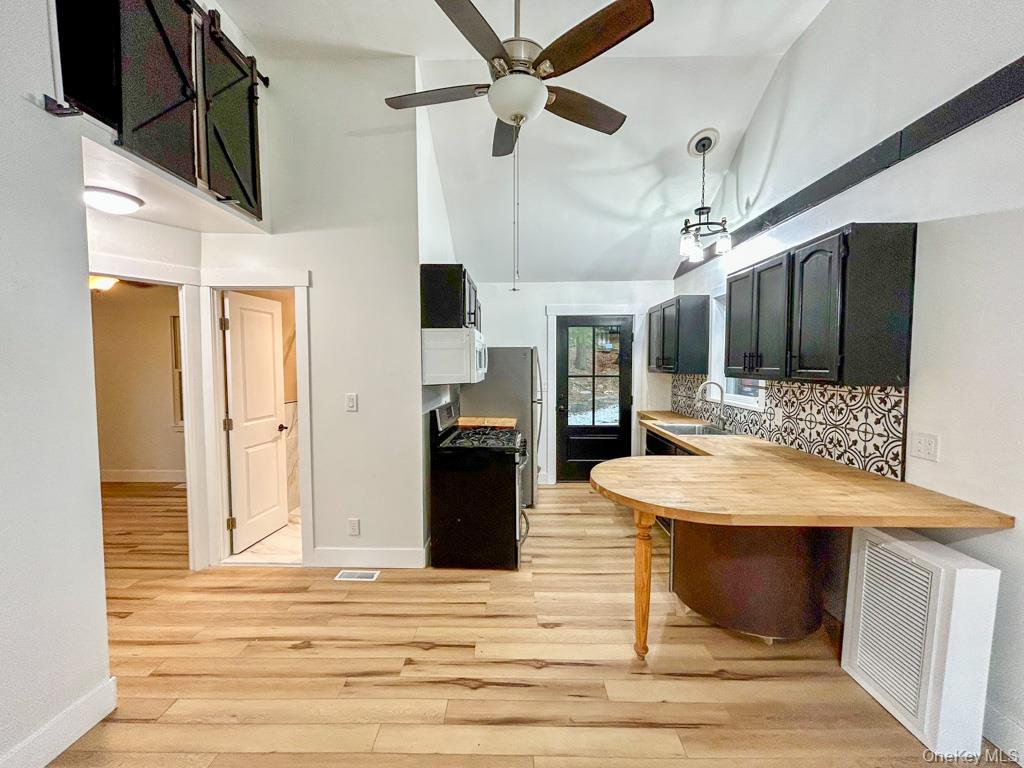 #4 photo, 765 Meadow Road, Smithtown , NY 11787